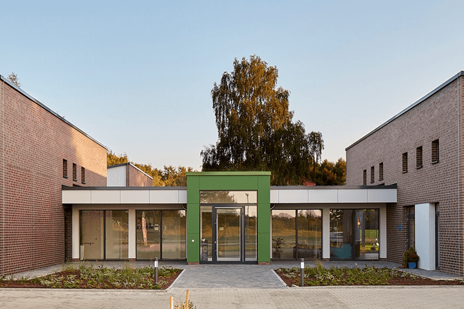 Eingang des HHP in Varel Eingang des HHP