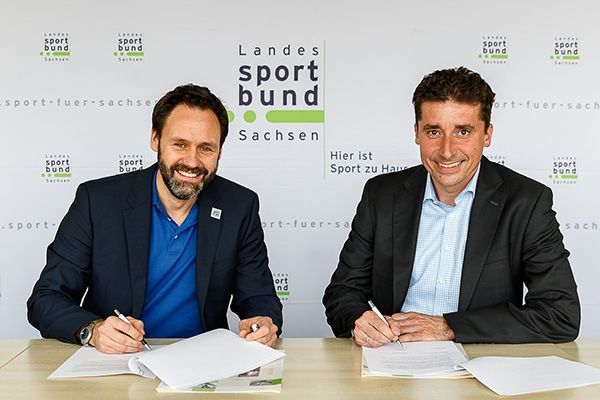 Unser Geschäftsführer Sascha Albiez bei der Kooperationsvereinbarung mit dem LSB Sachsen