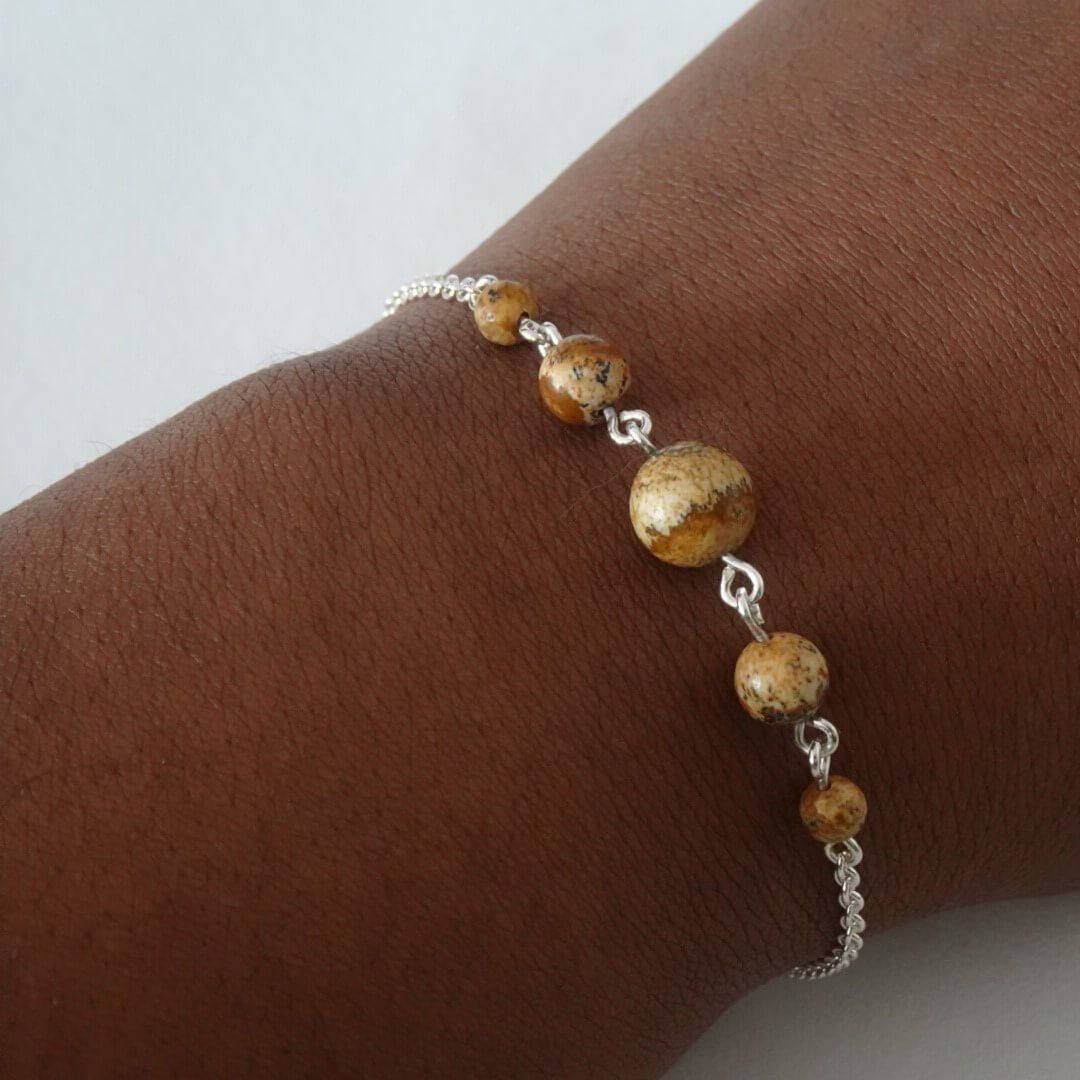 cette image montre un bracelet fin en jaspe paysage et argent fabriqué par www.nathalyne.fr