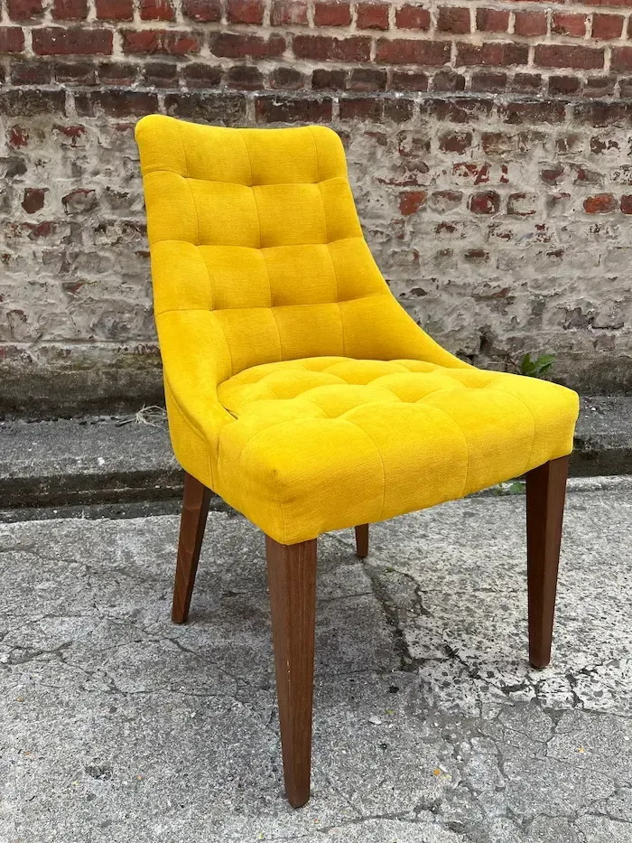 Chaise visible au showroom Rémy Motte près de Lille