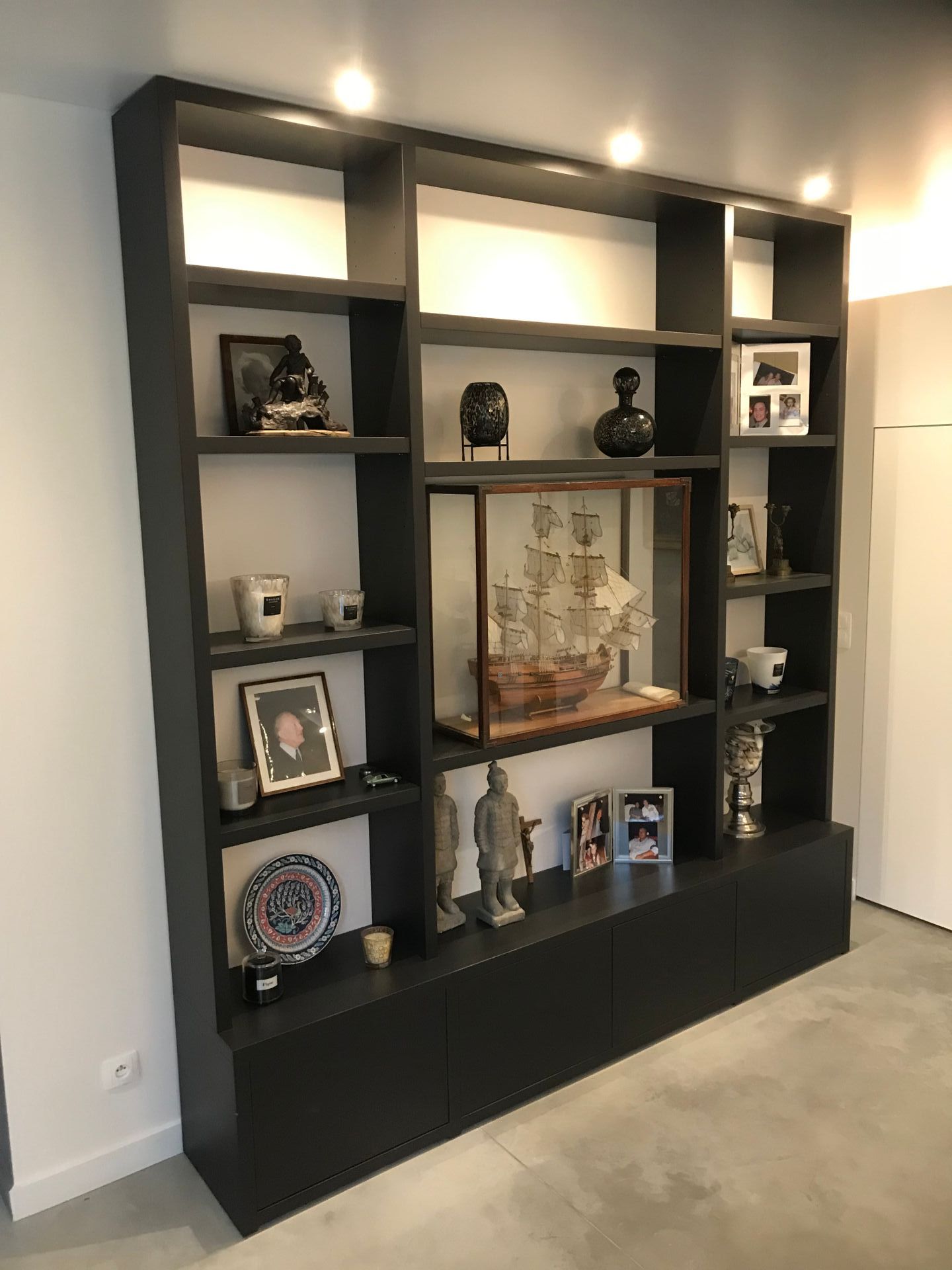 bibiothèque sur mesure laquée