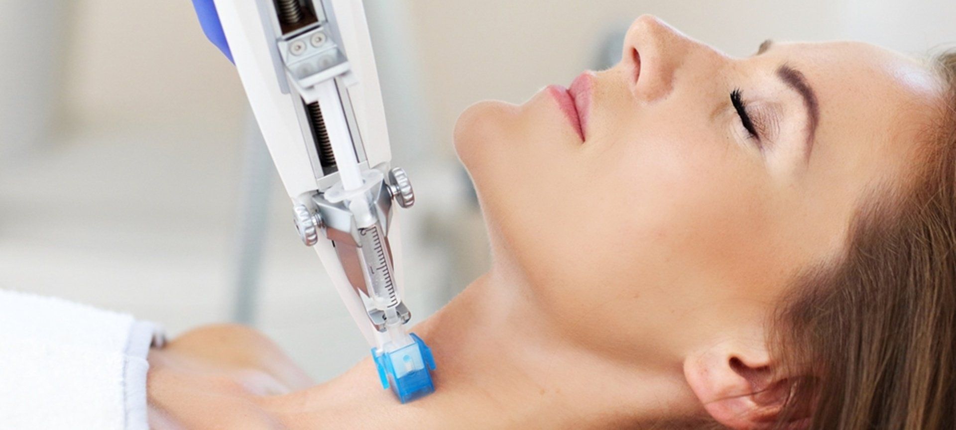 Shutterstock Kamil Macniak anti-aging gesichtbehandlung mit mesotherapie und hyaluronsäure mesotherapieberlin hyaluronsäureberlin hyaluronberlin faltenberlin faltenbehandlungberlin antiagingberlin kosmetikberlin kosmetikstudioberlin kosmetikbehandlungenberlin gesichtbehandlungenberlin