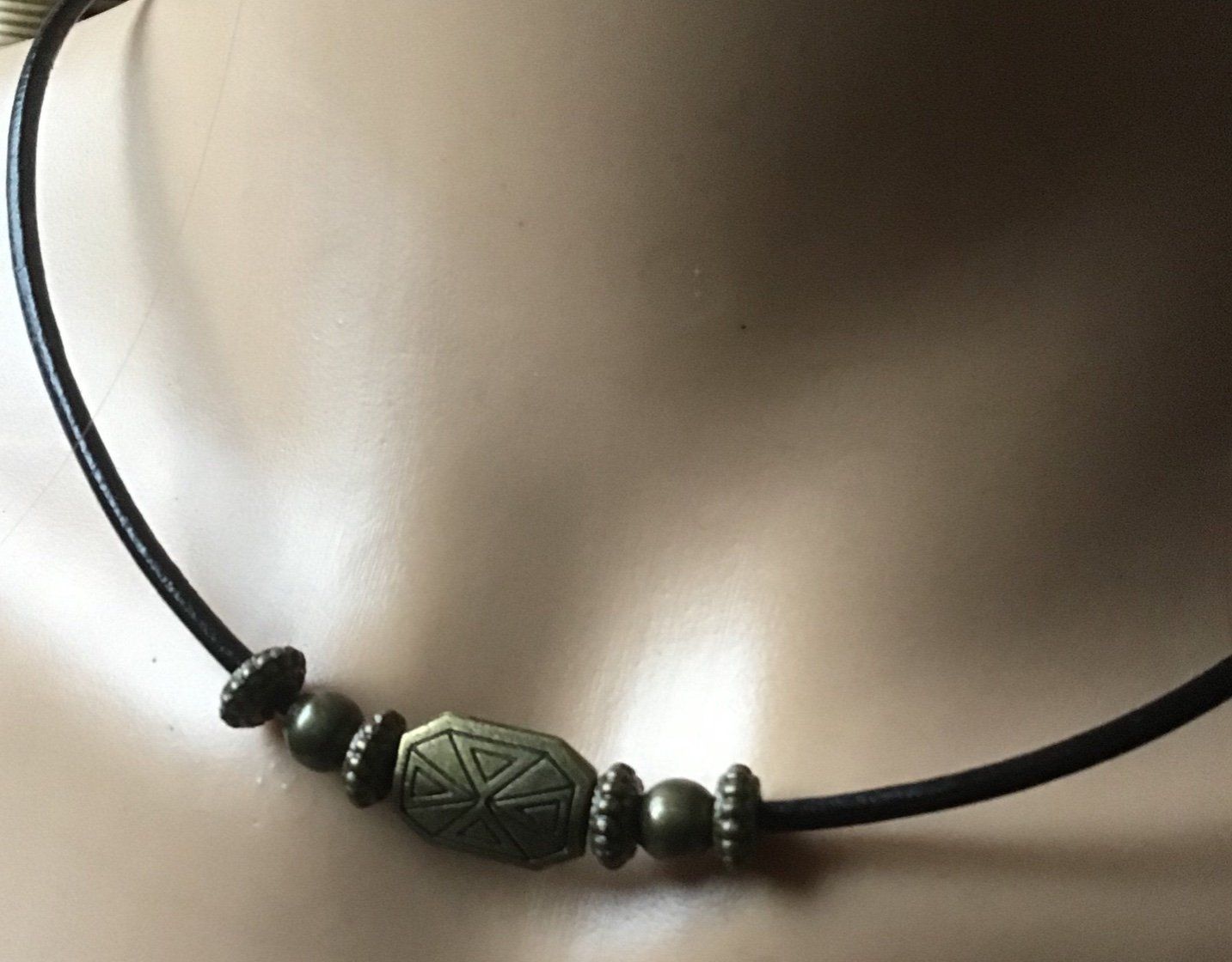 Lederband Kette mit Bronze Elementen für Männer und Frauen