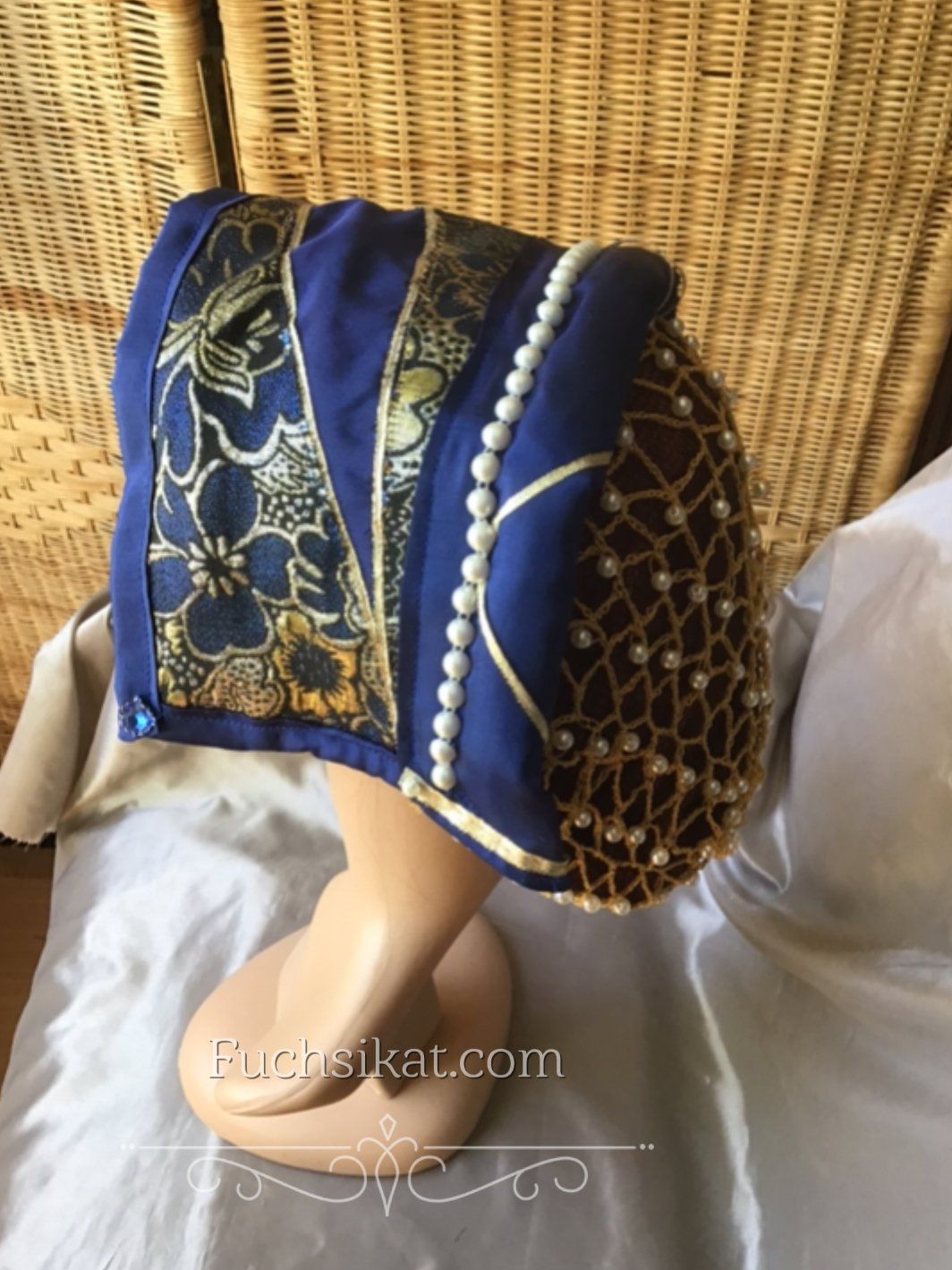 Verzierte Perlenkappe Brokat/Satin mit Haarnetz