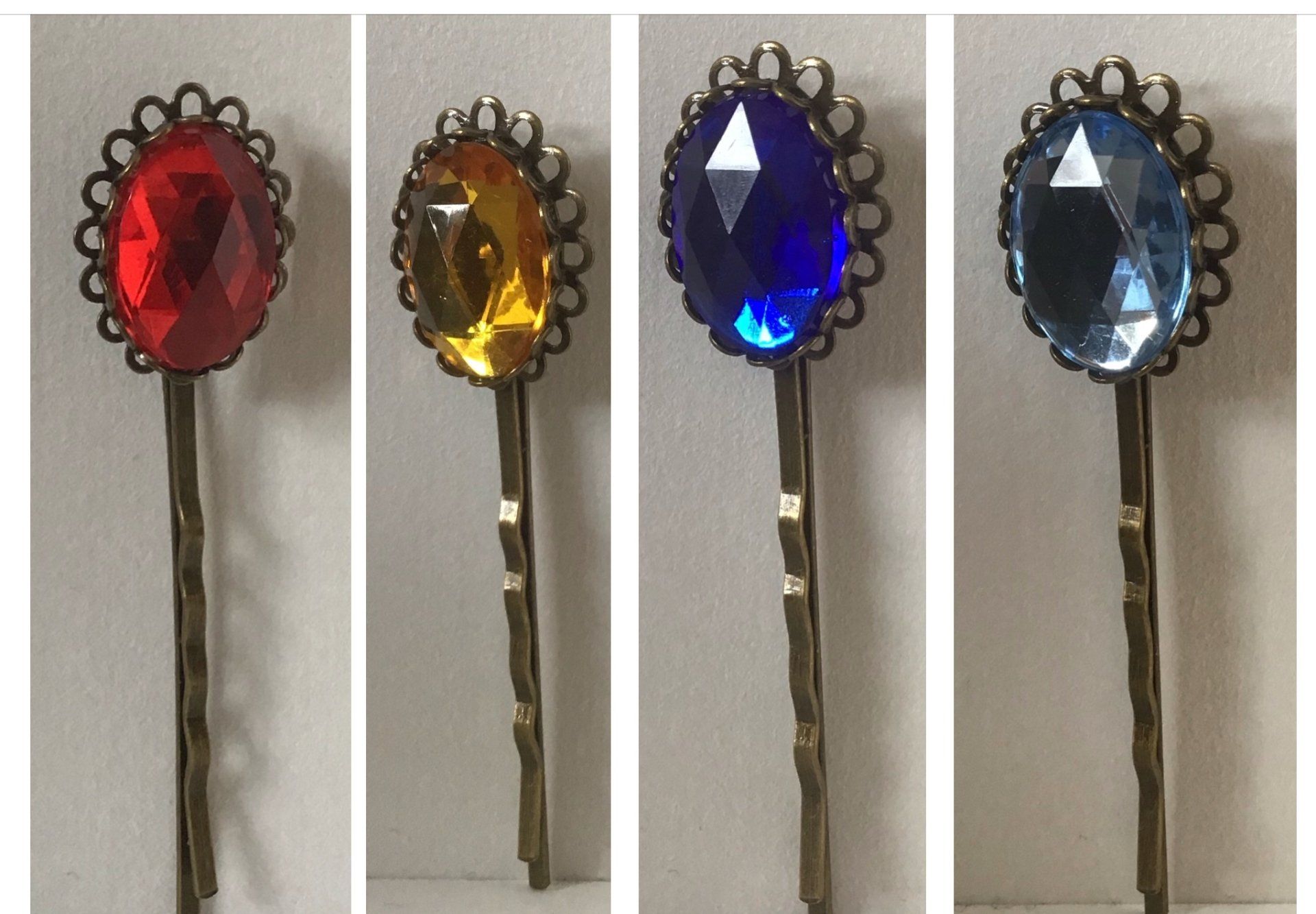 Haarklammern in verschiedenen Farben