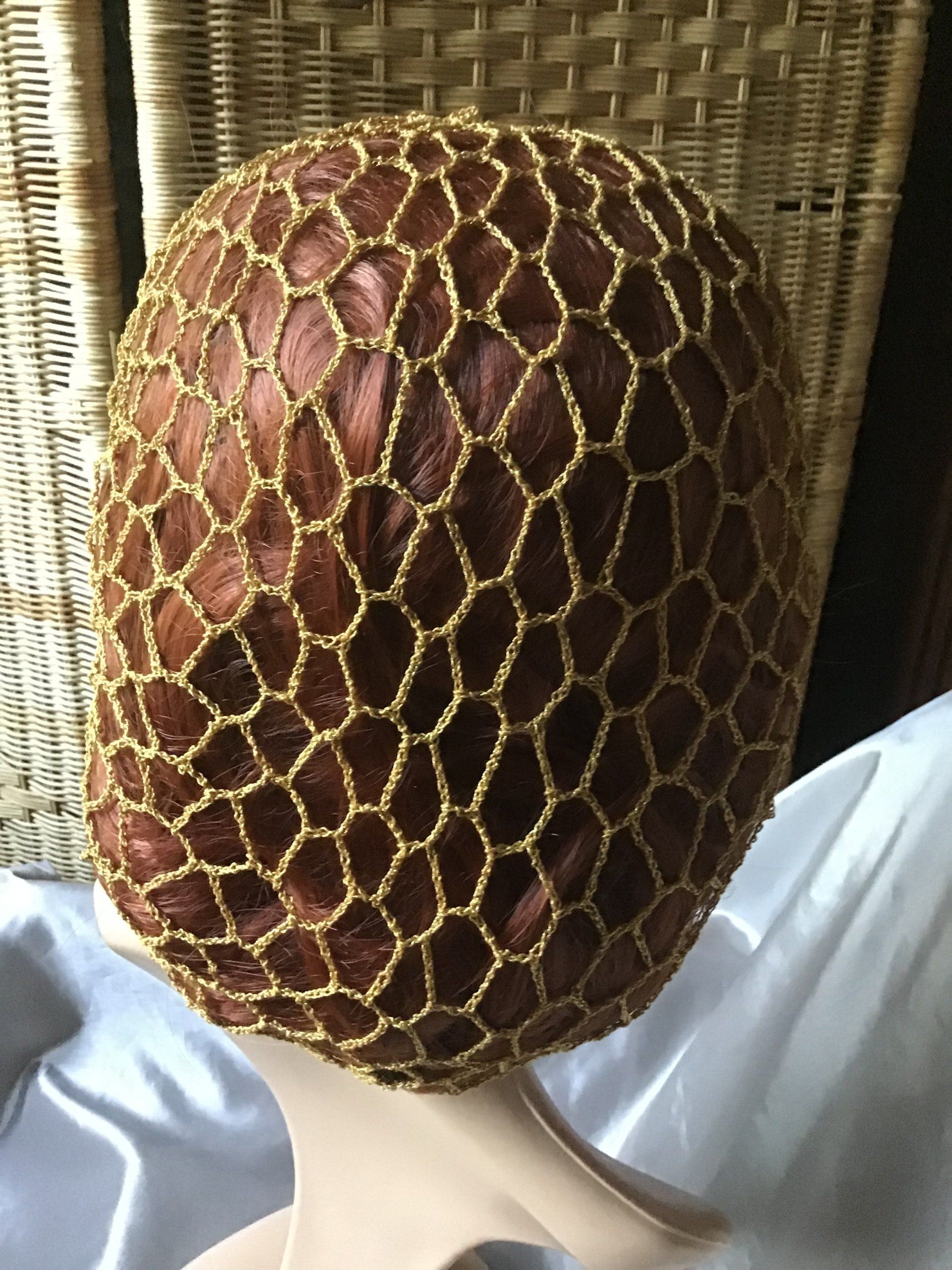 Goldenes Haarnetz aus Effektgarn