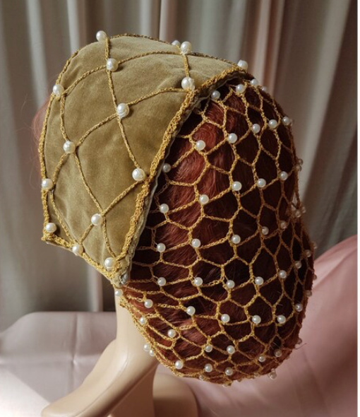 Velvet / Samtkappe mit goldenem Perlenhaarnet z für Renaissance Gewänder