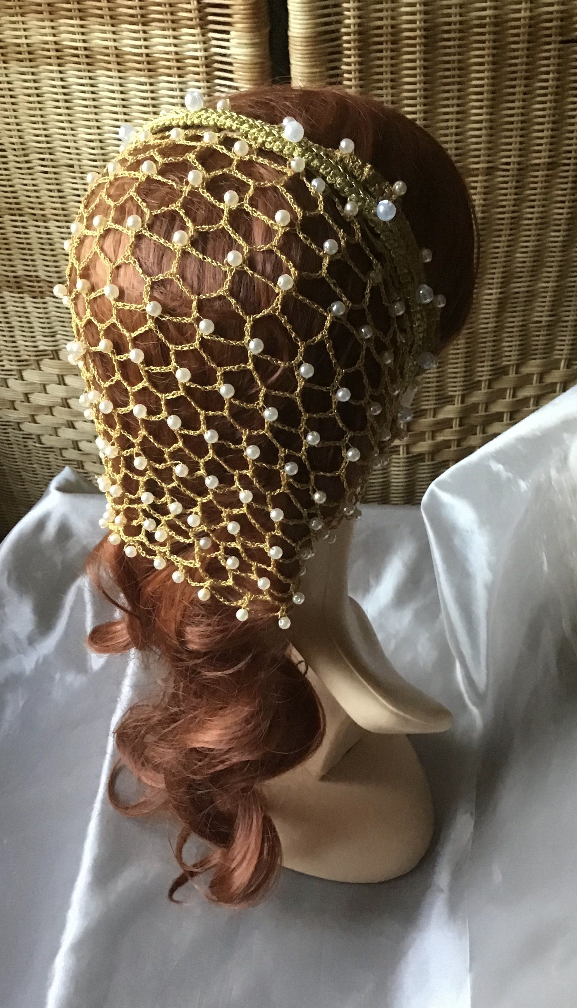 Goldenes Haarnetz für offenes Haar