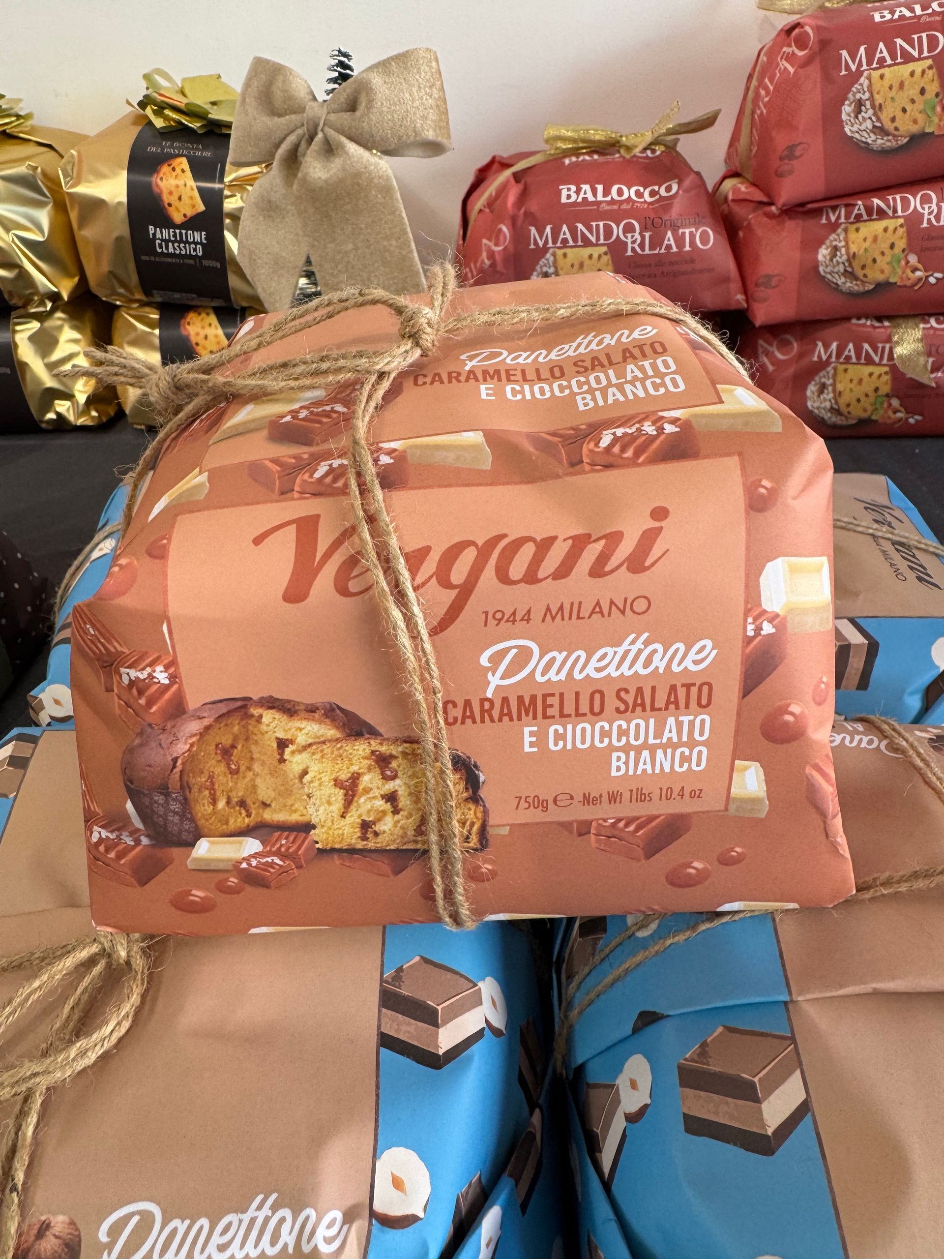 Assortiment panettones italiens Balocco Maina cadeaux Noël brioche