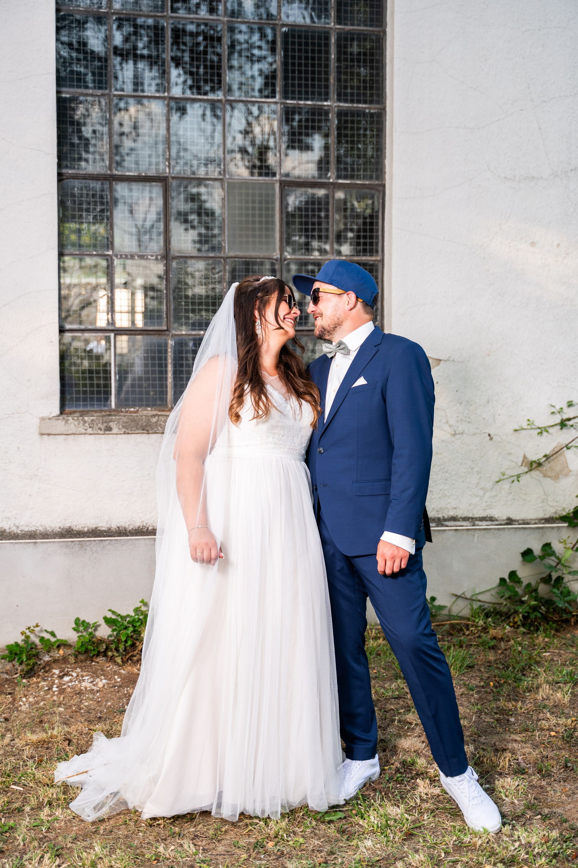 Romantisches Brautpaarshooting vor dem historischen Grubengebäude in Gießen