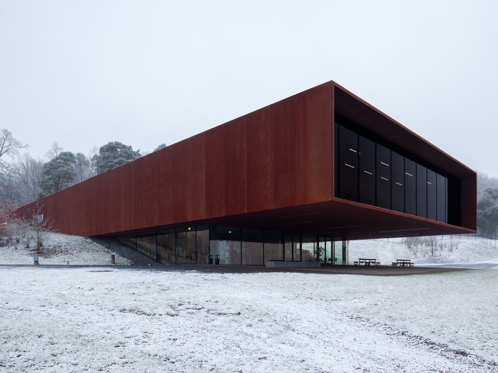 Übereckansicht des Keltenmuseeums auf dem Glauberg