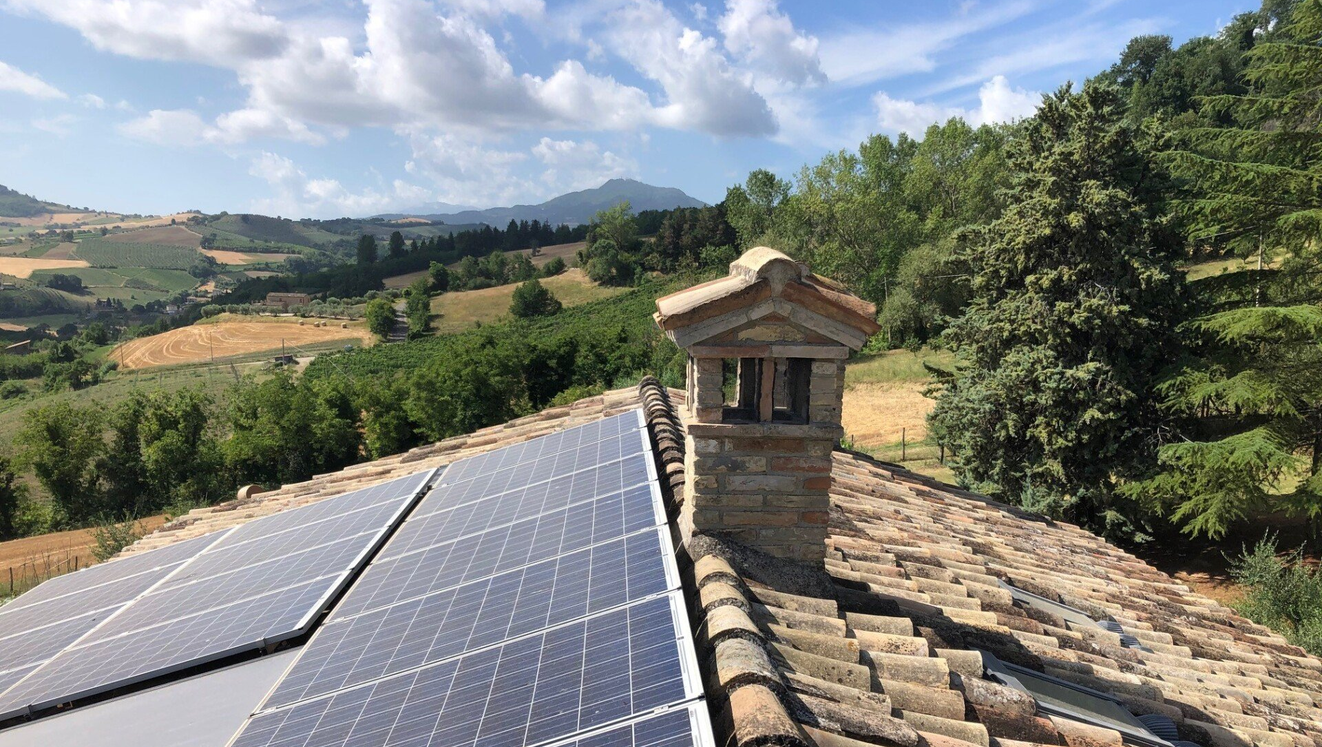 villa in the vineyard photovoltaic panels
