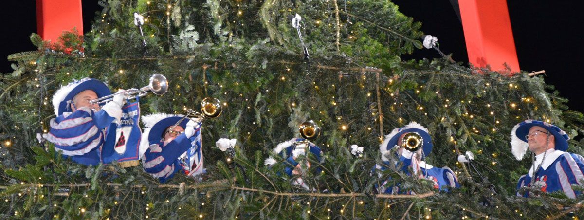 Eröffnung durch Fanfarenklänge des Fanfarenzug Schwarzenberger Herolde e. V. Waldkirch Eröffnung durch Fanfarenklänge des Fanfarenzug Schwarzenberger Herolde e. V. Waldkirch