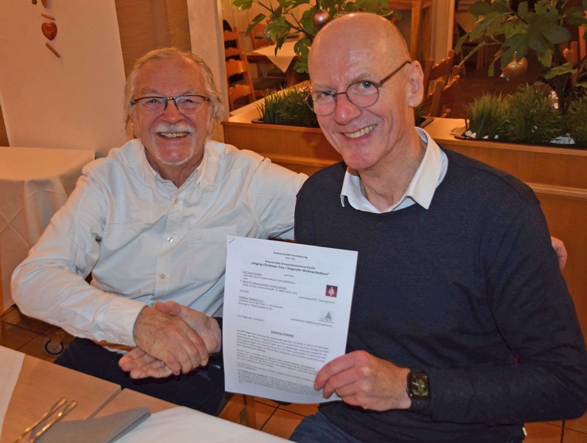 André Kofmehrl und Rolf Störr besiegeln offiziell die Partnerschaft zwischen Zürich und Waldkirch André Kofmehrl und Rolf Störr besiegeln offiziell die Partnerschaft zwischen Zürich und Waldkirch