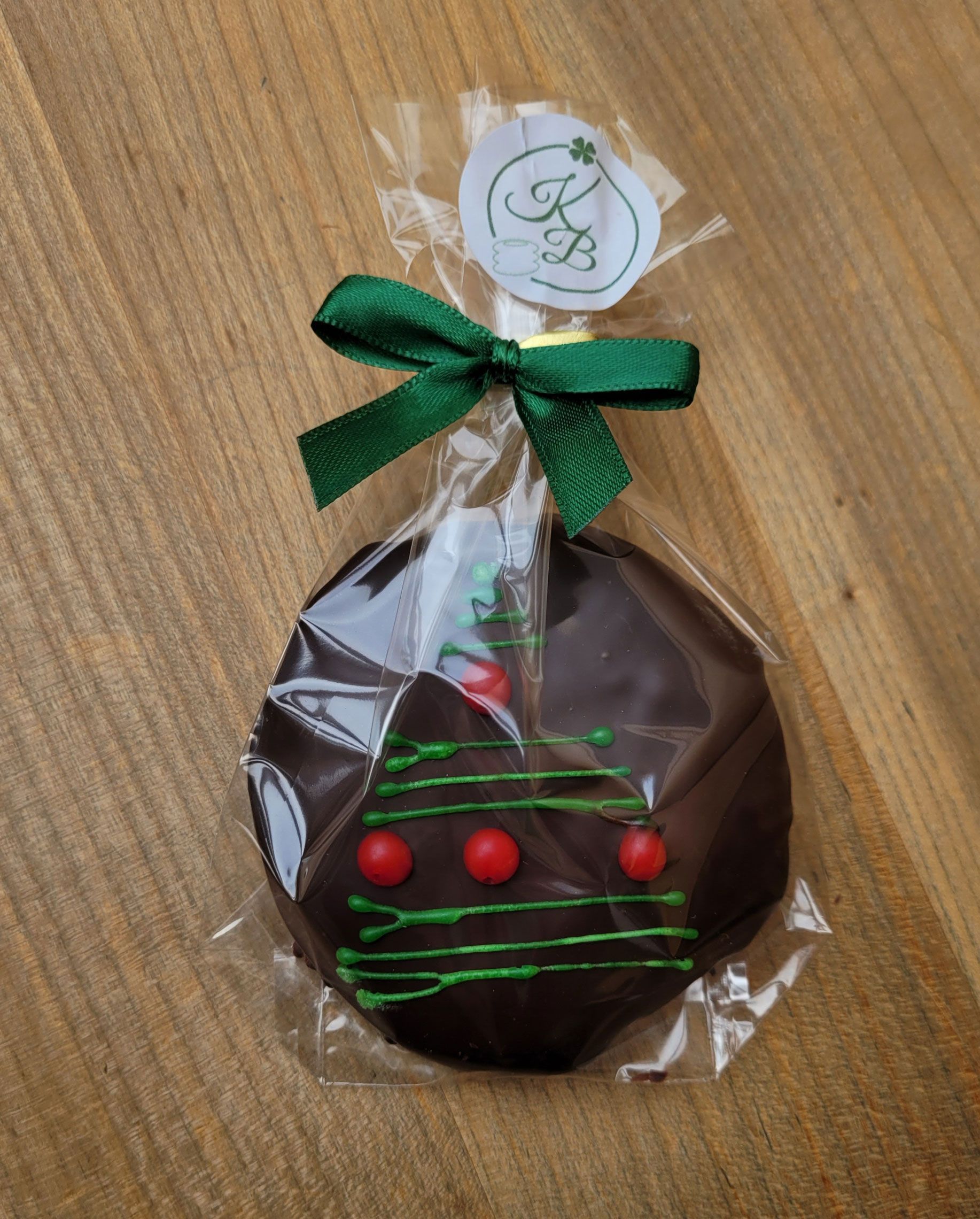 Handgefertigten Lebkuchen und Pralinen von Karin Bleyer, Inhaberin der Konditorei Backglück Handgefertigten Lebkuchen und Pralinen von Karin Bleyer, Inhaberin der Konditorei Backglück