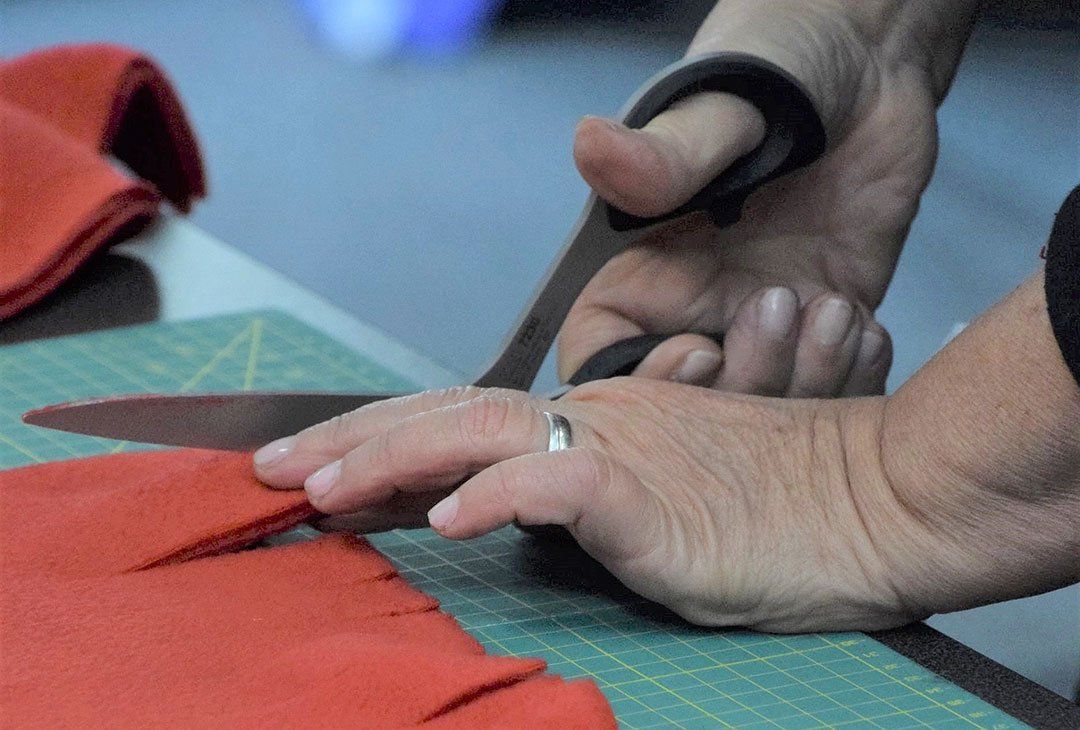 Rote Schals entstehen im Deco-Line Rote Schals entstehen im Deco-Line