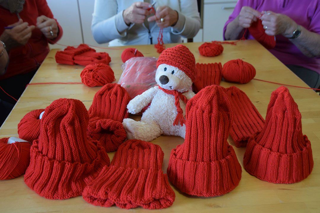 Die roten Mützen enstehen Die roten Mützen enstehen