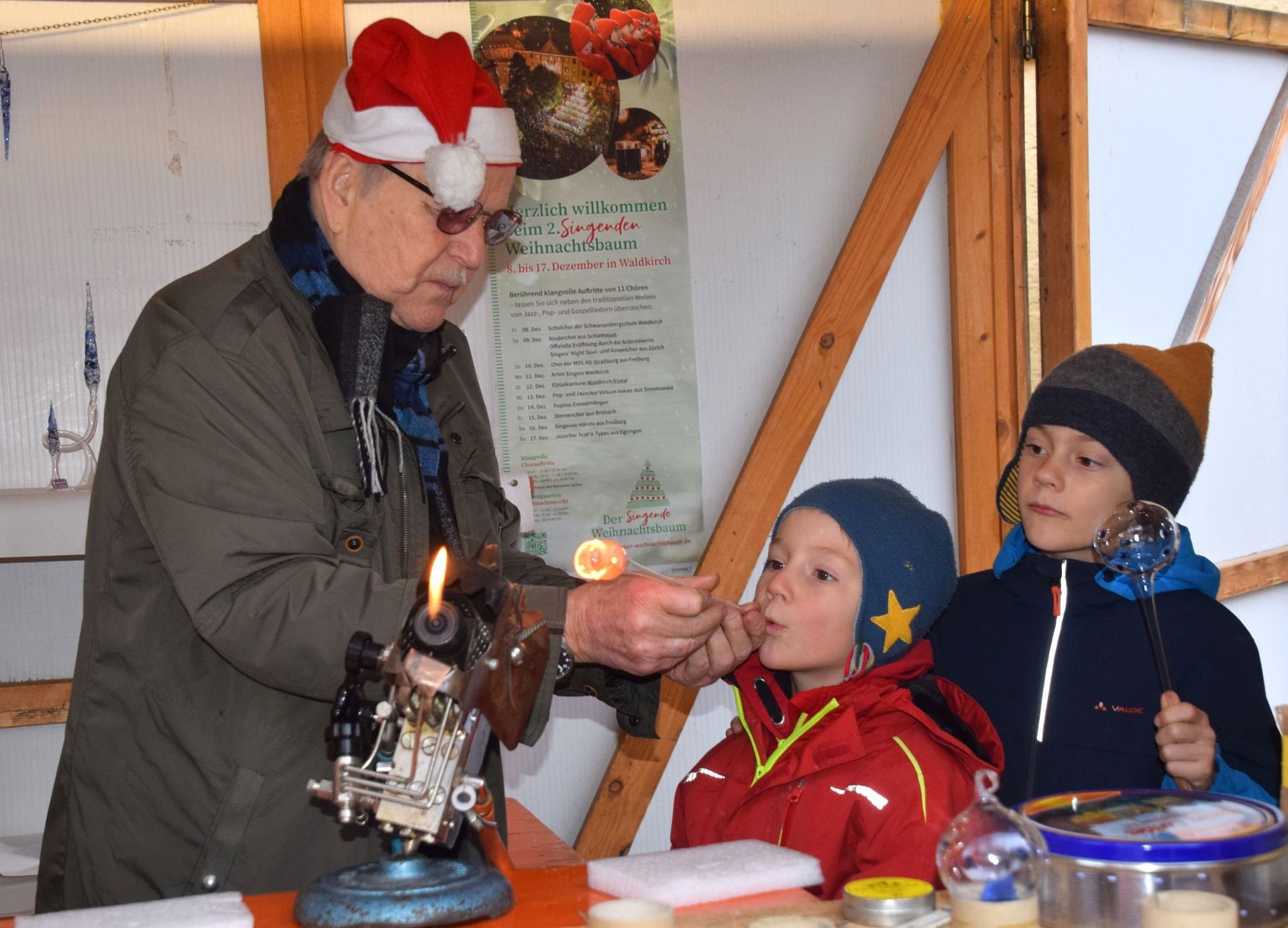 Kunstglasbläser Claus Rotner von der Dorotheenhütte in Wolfach Kunstglasbläser Claus Rotner von der Dorotheenhütte in Wolfach