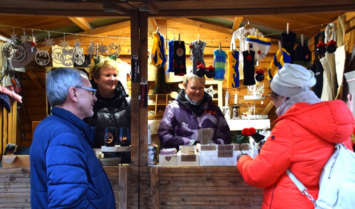 Gerlinde Kretschmann auf dem Weihnachtsmarkt Gerlinde Kretschmann auf dem Weihnachtsmarkt