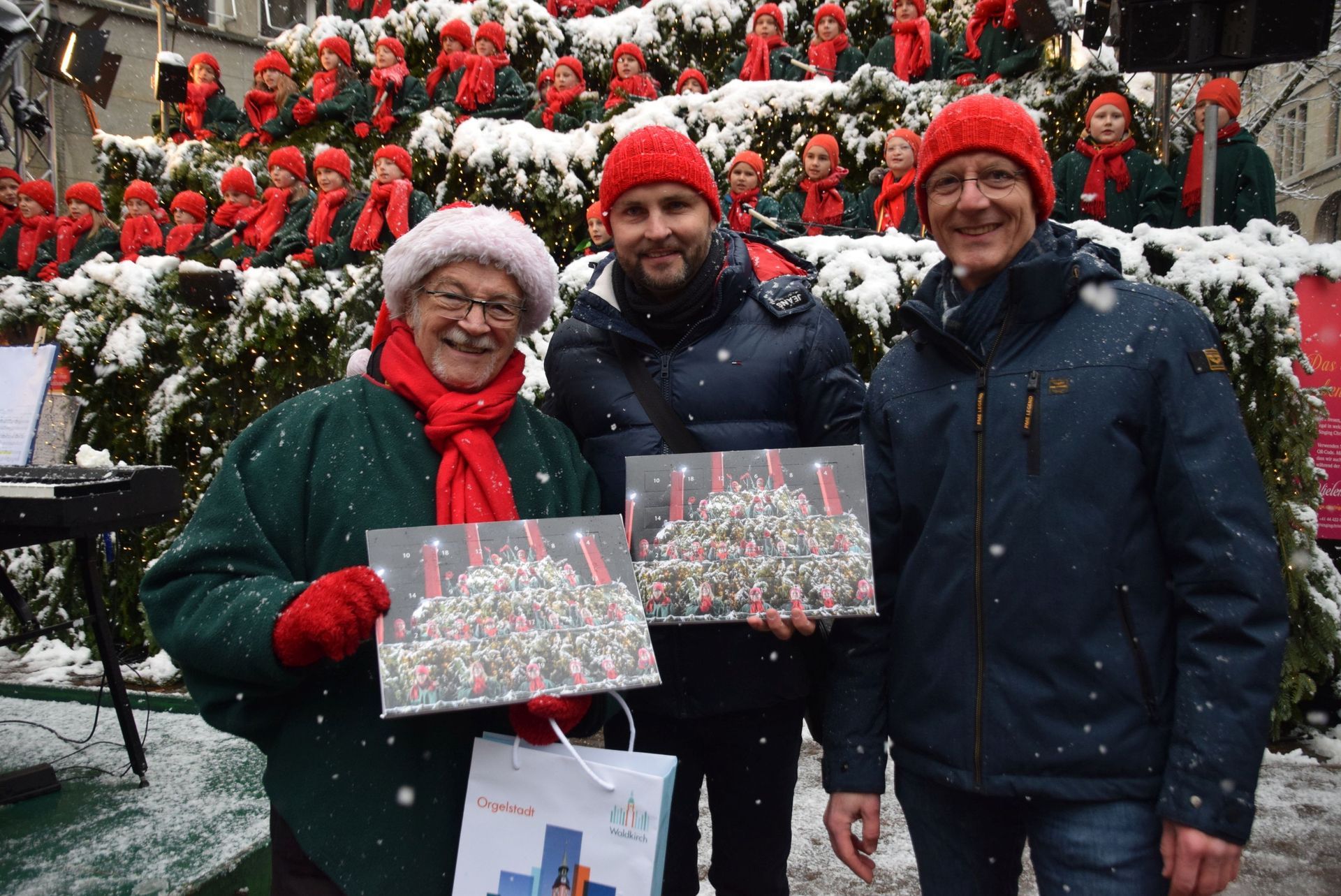Gastgeschenke, Übergabe in Zürich mit André Kofmehl, OB Michael Schmieder und Rolf Störr Gastgeschenke, Übergabe in Zürich mit André Kofmehl, OB Michael Schmieder und Rolf Störr