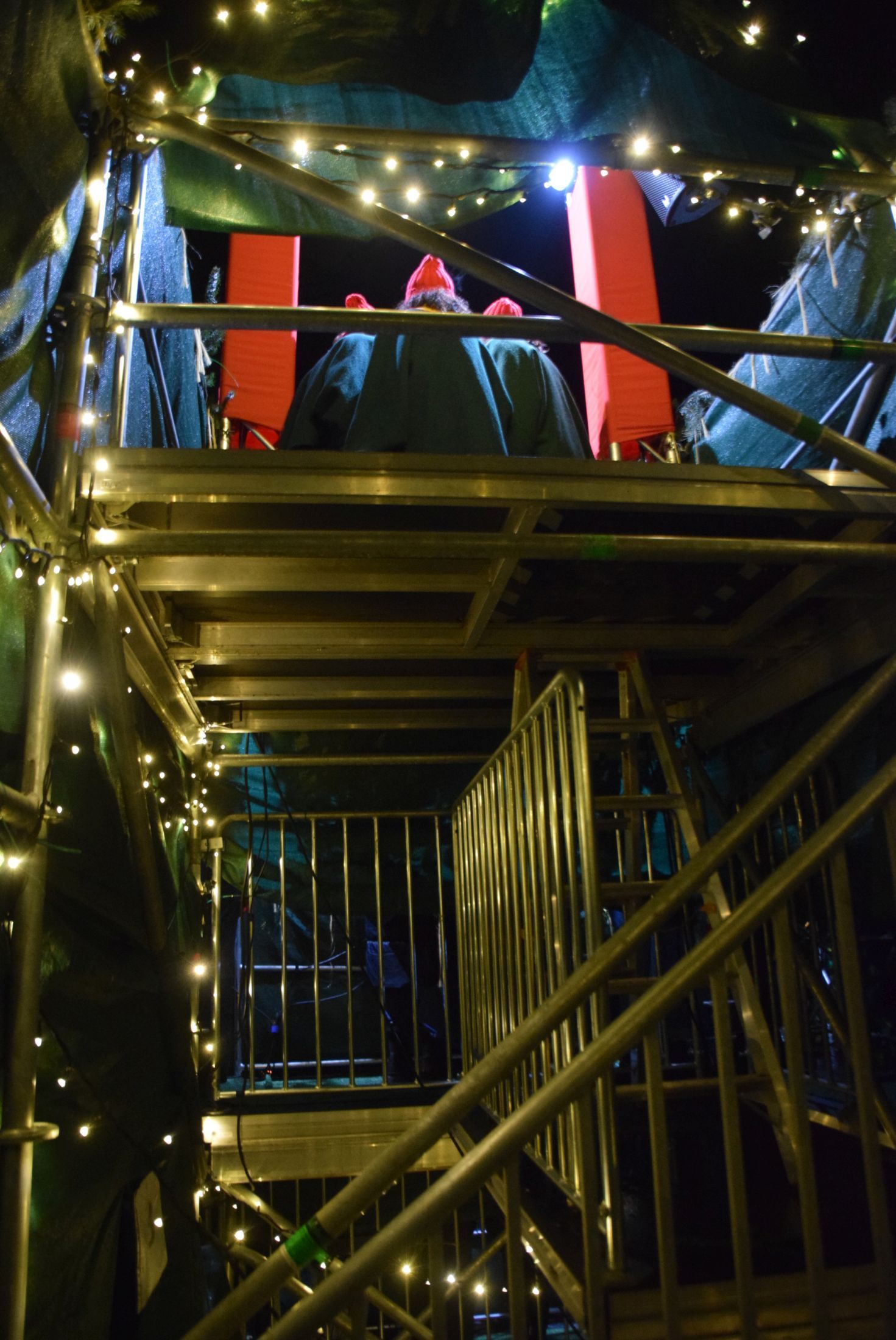 Hinter den Kulissen Hinter den Kulissen