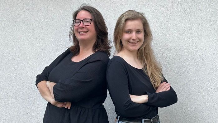 Leitung Gebärdenchor: Stephanie Mündel-Möhr (links) und Sophia Kirstein Leitung Gebärdenchor: Stephanie Mündel-Möhr (links) und Sophia Kirstein