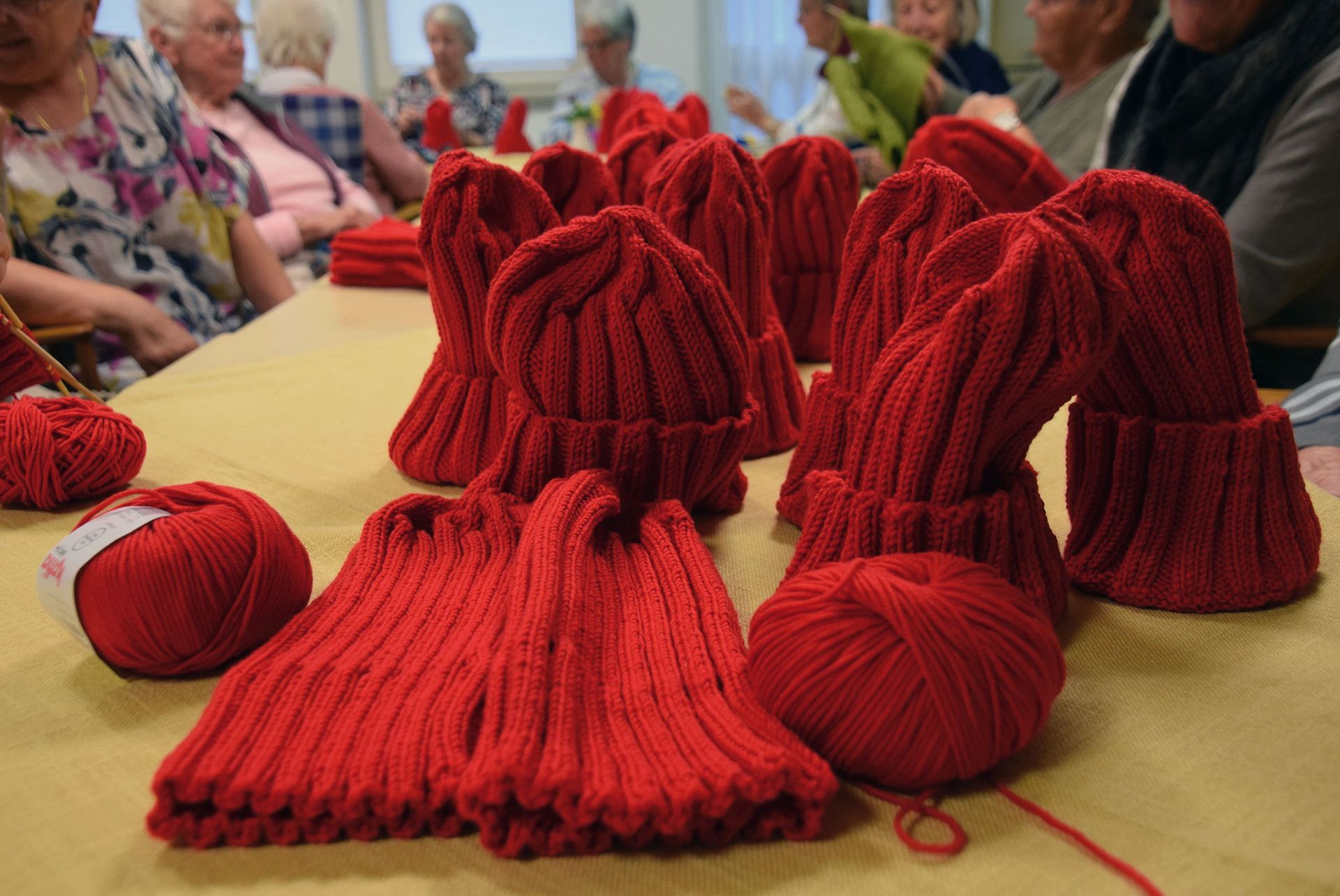 Handgemacht: die roten Mützen Handgemacht: die roten Mützen