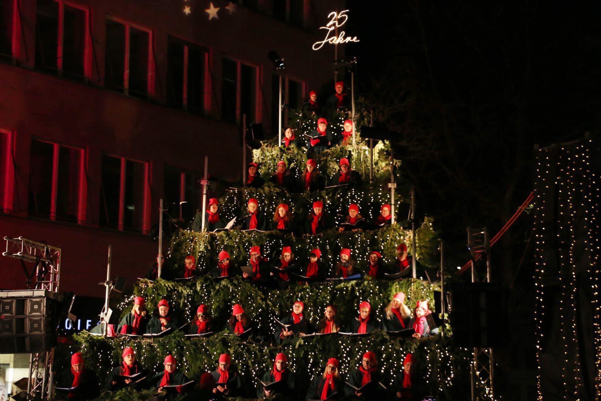 Musical For You Trimach auf dem Singing Christmas Tree Musical For You Trimach auf dem Singing Christmas Tree