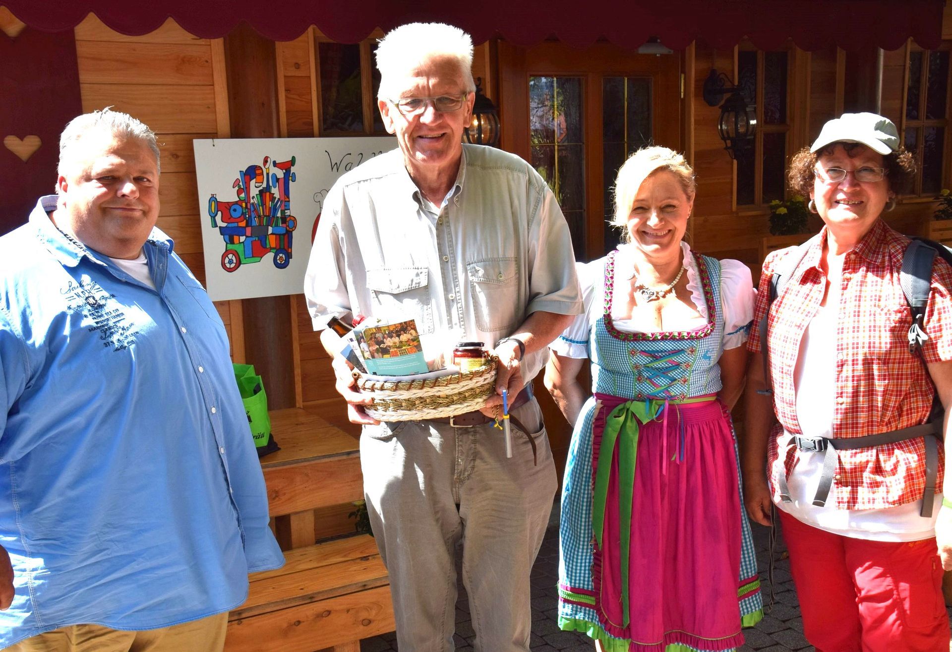 Der Ministerpräsident und Ehefrau auf Sommertour der Orgelköche, hier bei Familie Bächle Der Ministerpräsident und Ehefrau auf Sommertour der Orgelköche, hier bei Familie Bächle