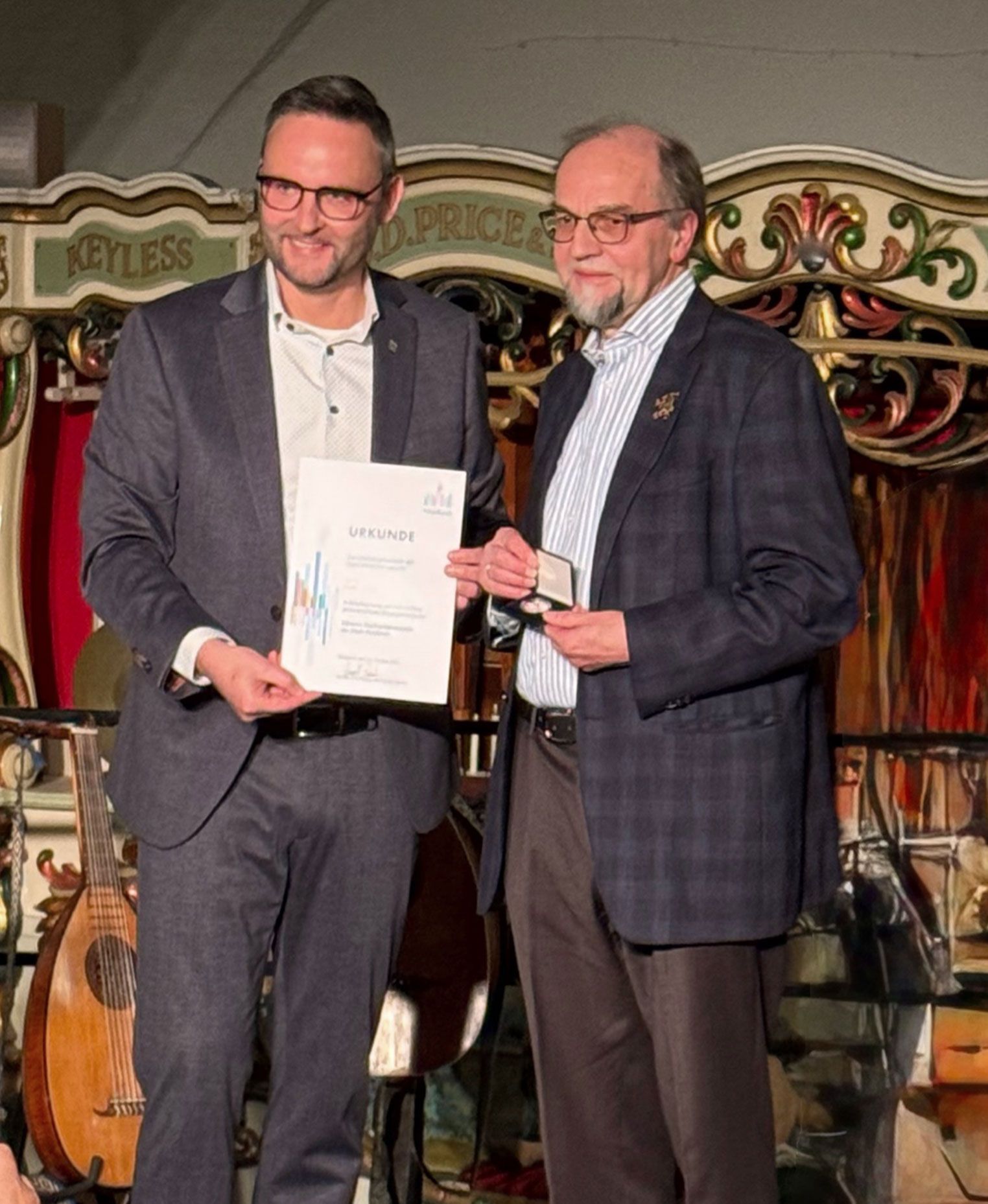 Silberne Stadtrecht-Medaille für Hubert Bleyer Silberne Stadtrecht-Medaille für Hubert Bleyer