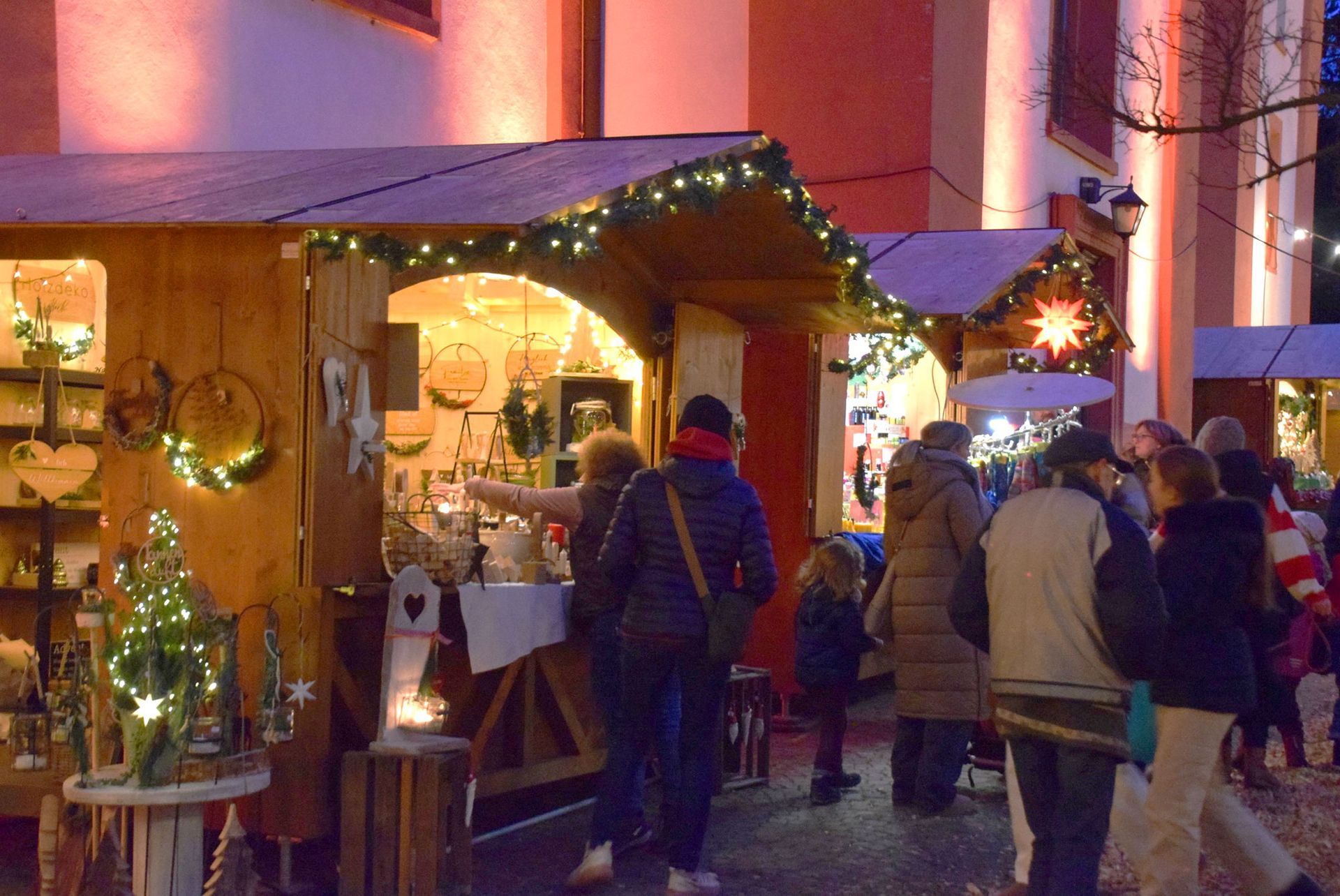 Stimmungsvoller Weihnachtsmarkt Stimmungsvoller Weihnachtsmarkt