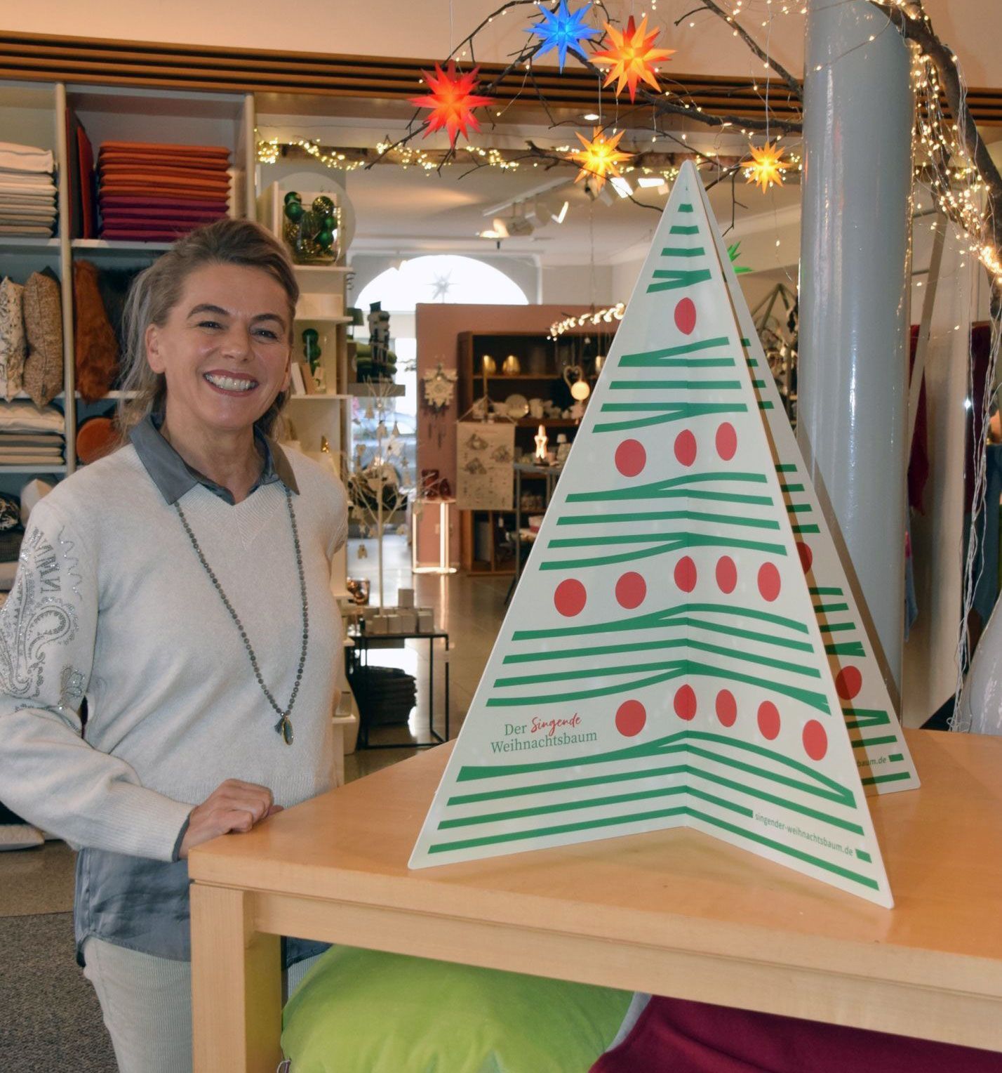 Der Singende Weihnachtsbaum in Wörner Wohnen Der Singende Weihnachtsbaum in Wörner Wohnen