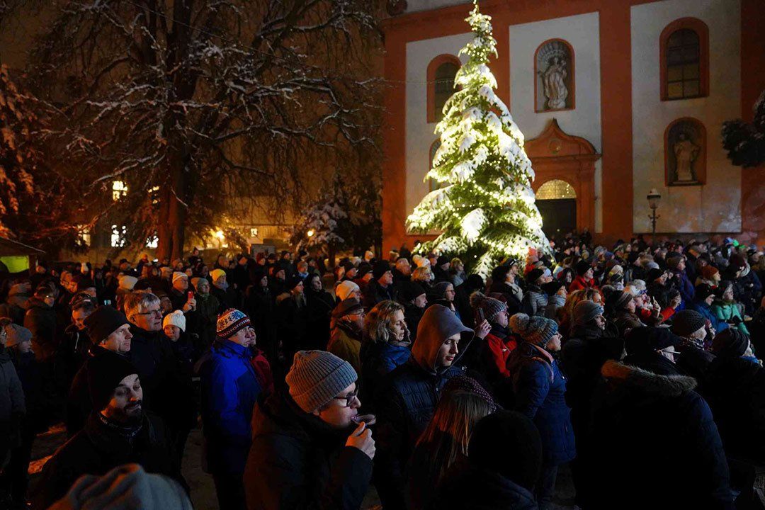 Besucher des Singenden Weihnachtsbaums Besucher des Singenden Weihnachtsbaums