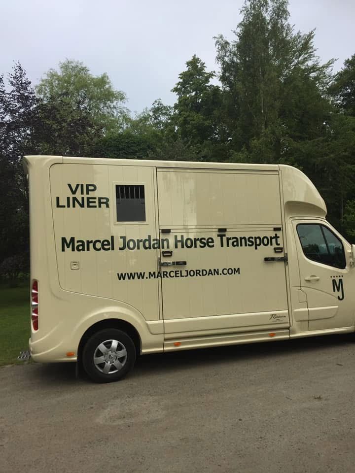 kleiner Pferdetransporter von Marcel Jordan