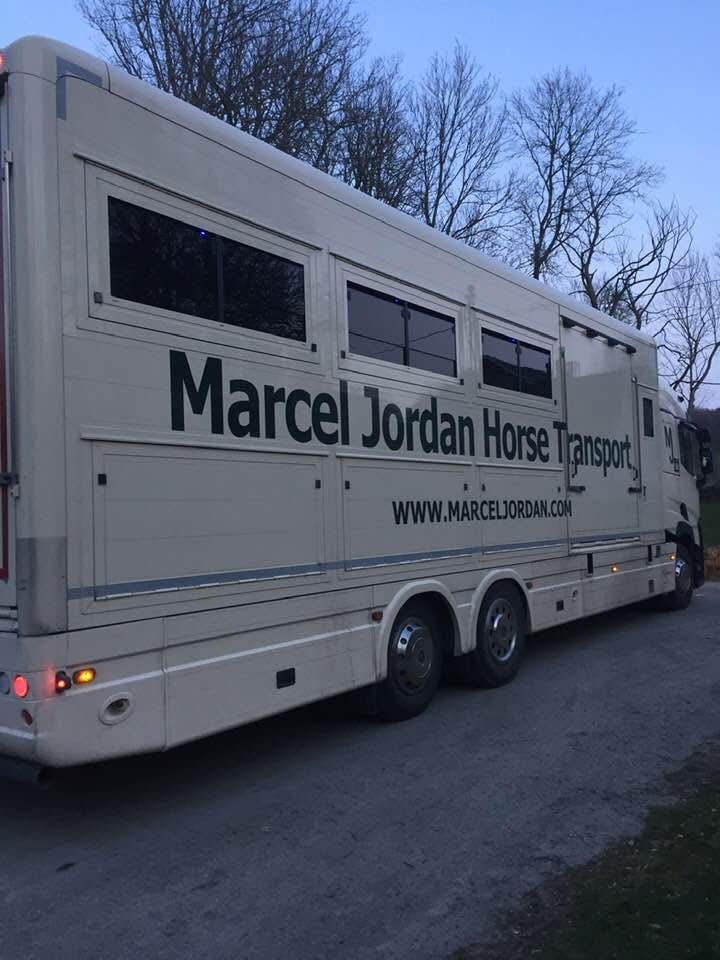 großer Pferdetransporter von Marcel Jordan