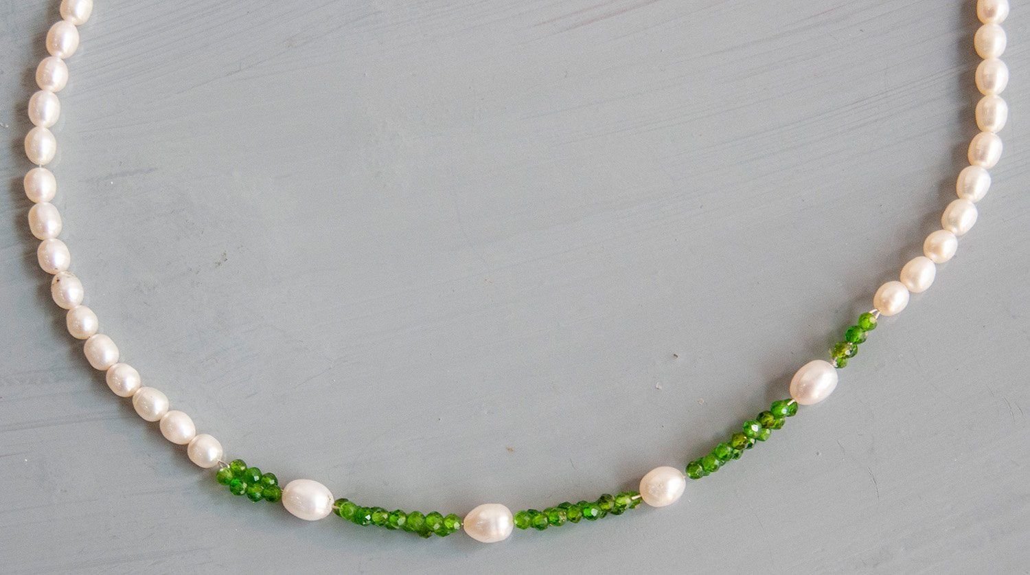 Süßwasser-Zuchtperlenkette mit Chromdiobsyd