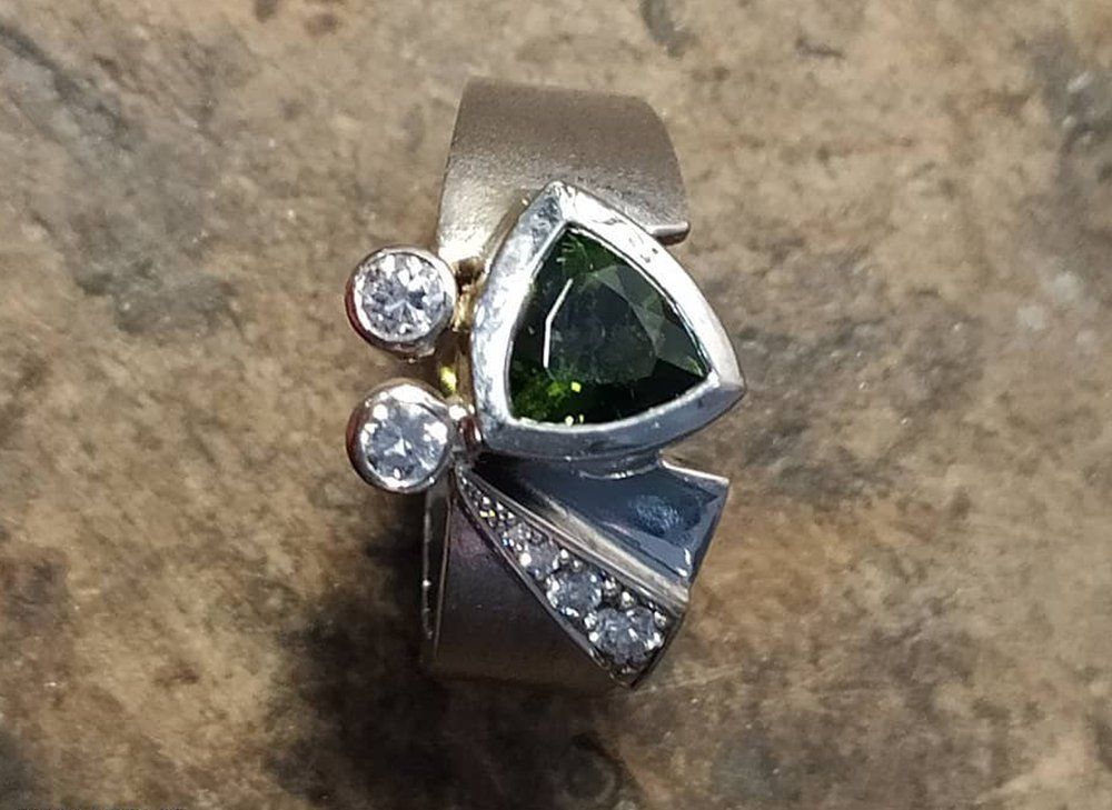 Turmalin -Brillant Ring, Weißgold, Handarbeit