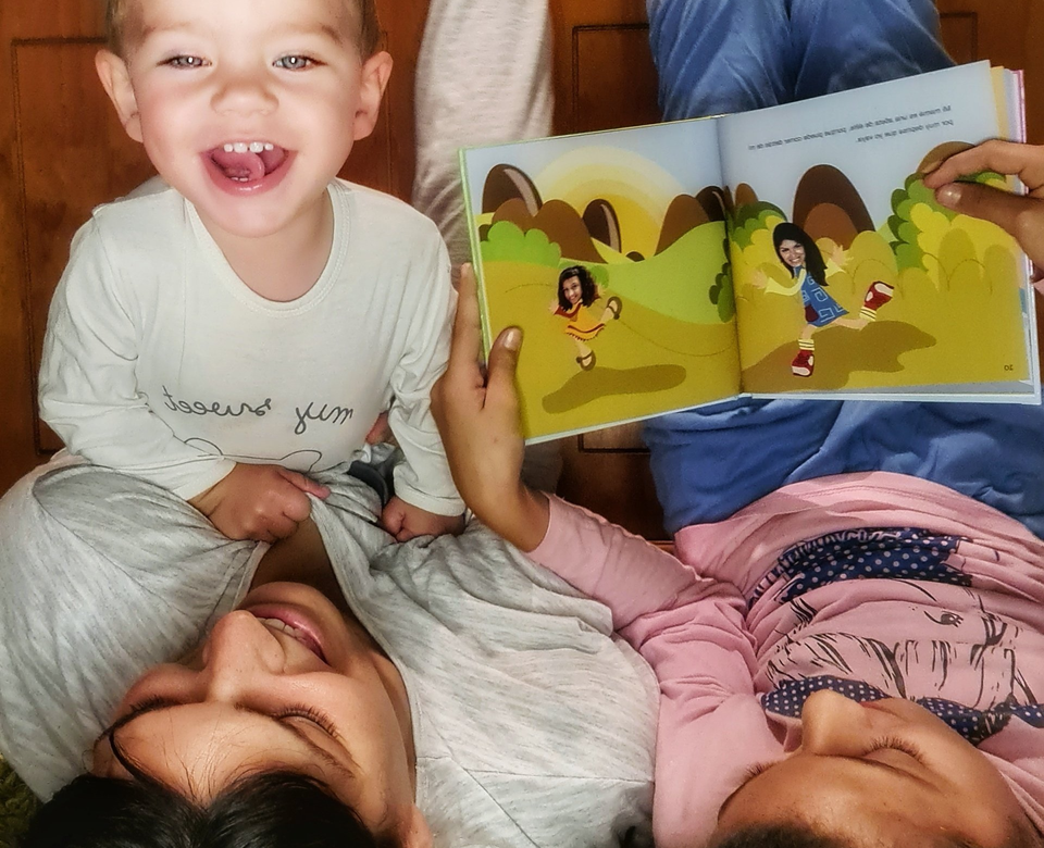 lola pirindola, cuentos personalizados, regalos originales, cuentos para niños, lectura infantil, cuentos infantiles, regalar un cuento, descuentos libros, cuentos bonitos, libros recomendados, con a de amanda, blog maternidad, planes con niños