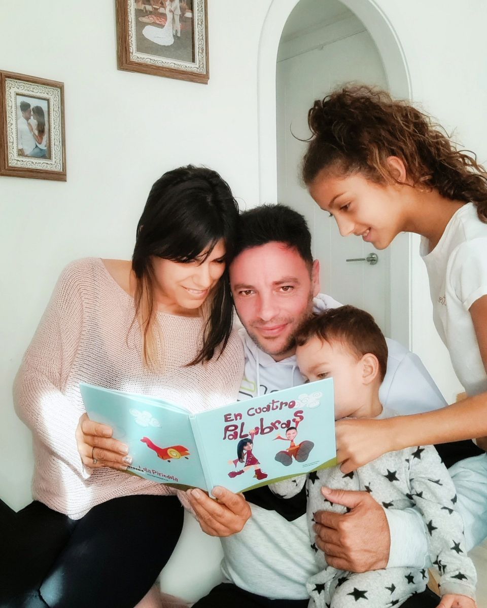 familia en cuarentena, con a de amanda blog