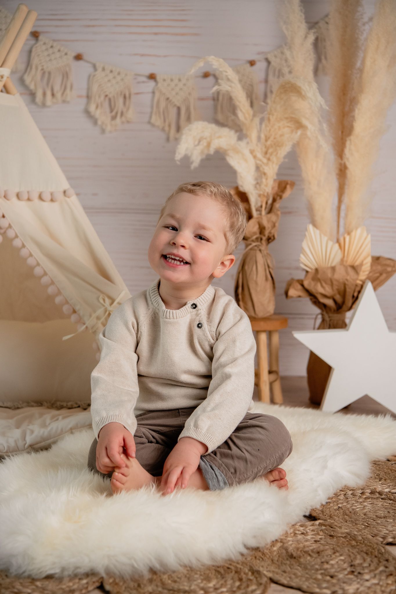 Kinderfotoshooting Tippi Zelt Boho