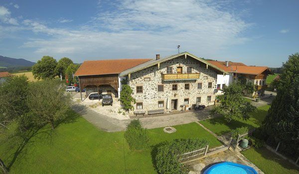 Luftbild, Überblick, großer Hof Überblick