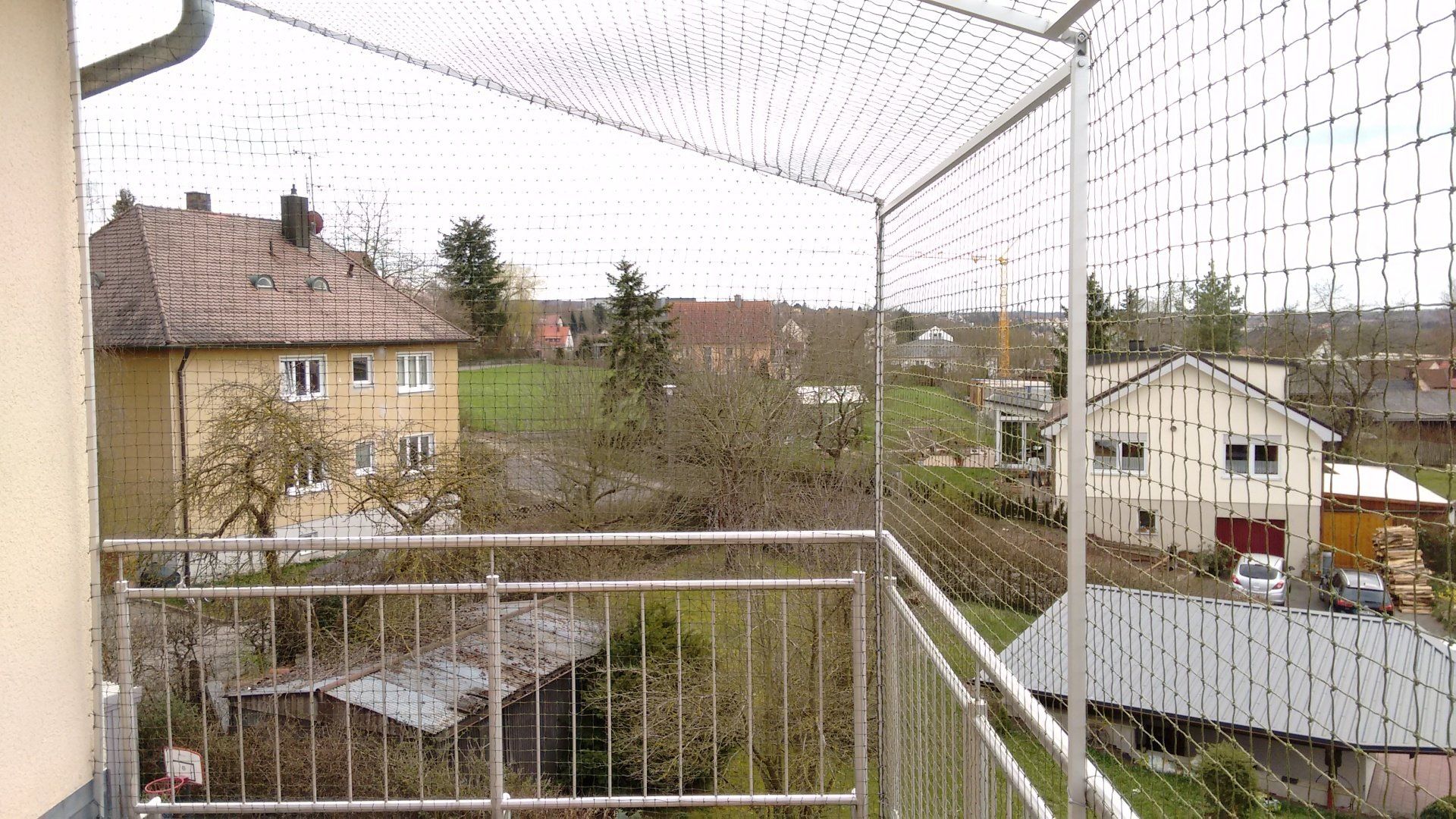 Dachterrasse komplett abgesichert mit Katzennetz