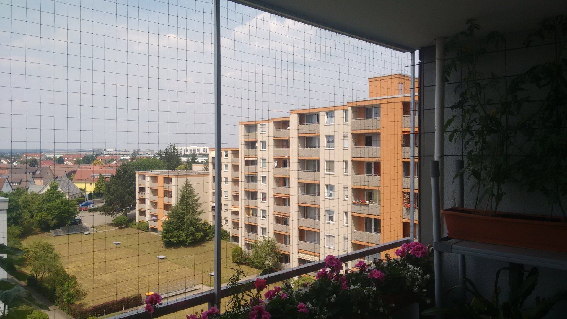 gesicherte Balkon Loggia Katzennetz Beispiel an einer Balkon Loggia