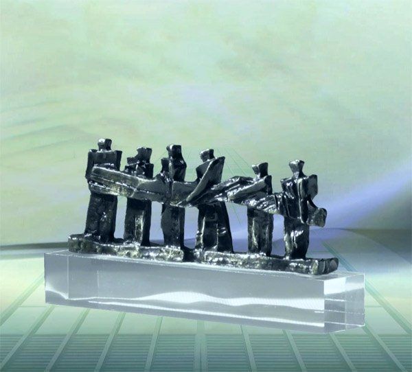 Skulptur zum Geburtstag Mitarbeiter Gemeinsamer Beitrag