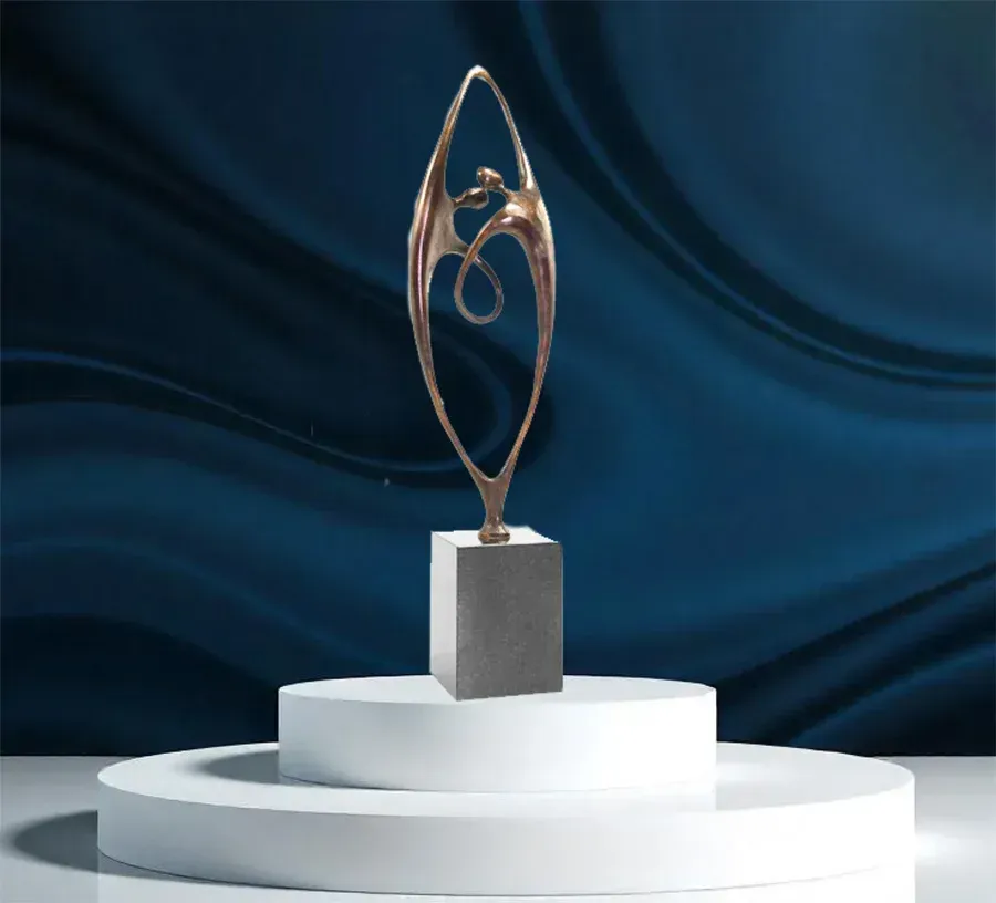 Hochwertige Geschenke zum Firmenjubiläum Bronzeskulptur Gewachsene Zusammenarbeit