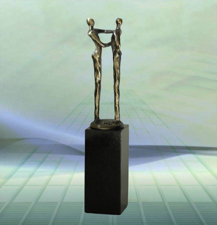 Skulptur zum Firmenjubiläum Der Händedruck