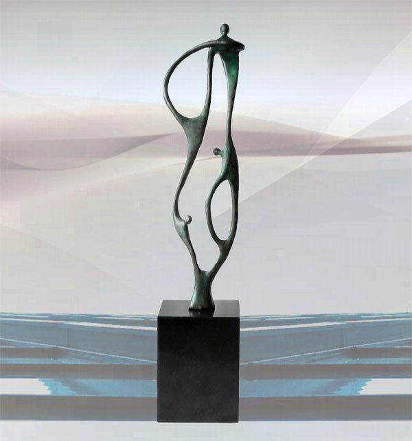 Skulptur zum Firmenjubiläum Zukunft durch Zusammenarbeit gross