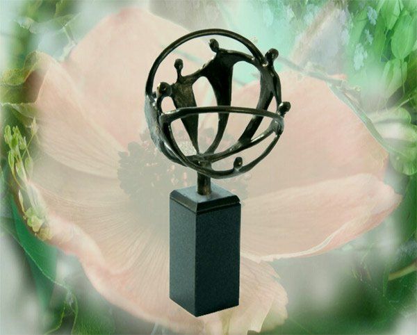 Skulptur zu Weihnachten Mitarbeiter Kommunikation