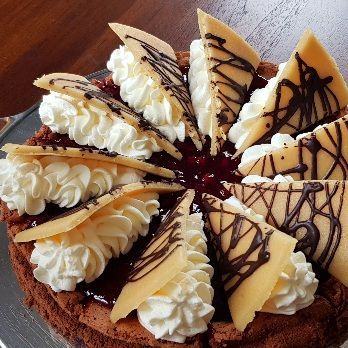 Rumtorte mit Marzipan