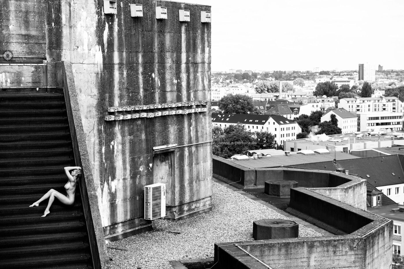 Auf dem Dach eines Bunkers